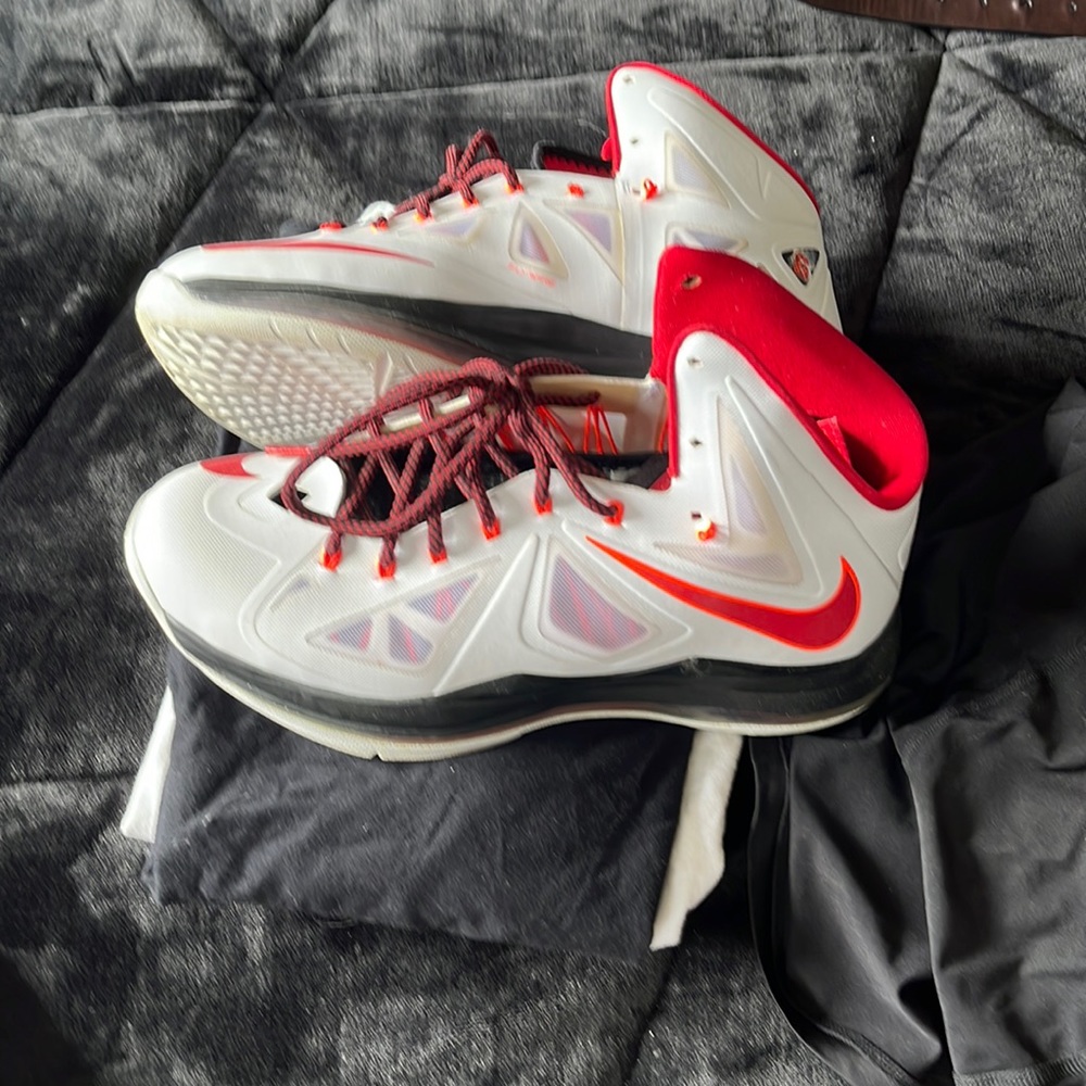 Mens size 10.5 Lebrons